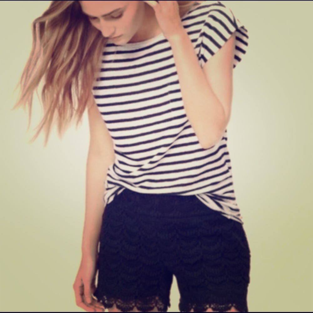 Loft new with tags* Navy blue “riviera short”